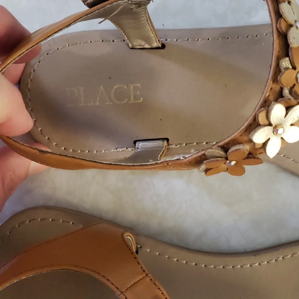 The‎ Children's Place Girl's Flower T-Strap Sandals size 3
